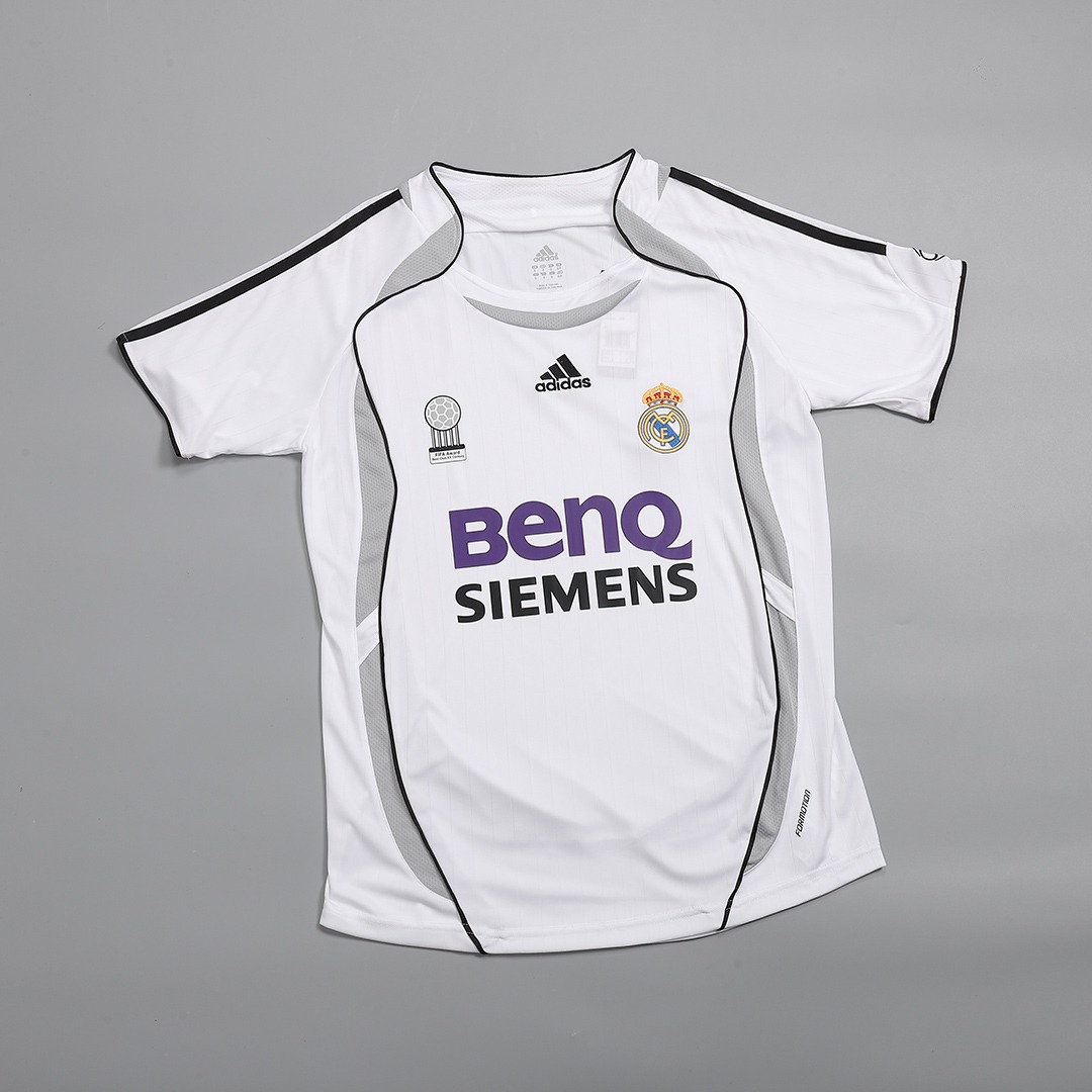 Ronaldo #9 Retro Real Madrid Home Jersey 2006/07